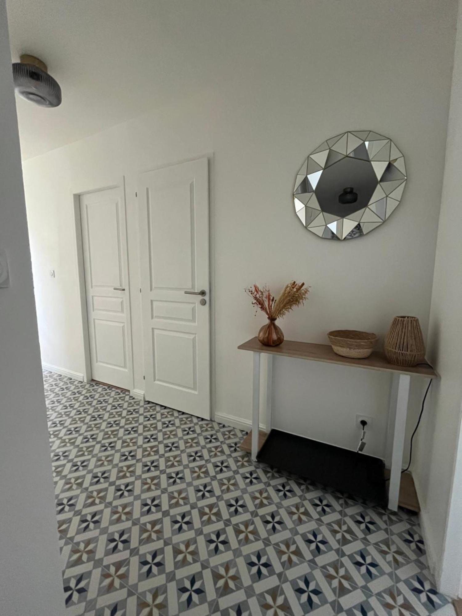 Appartement Cosy Et Confortable Saint-Genis-Laval Extérieur photo